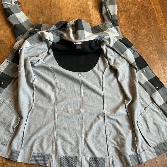 LA Kitty Women's Size Medium Black Grey Jacket Plaid Button Pockets Long Sleeves - Picture 7 of 8